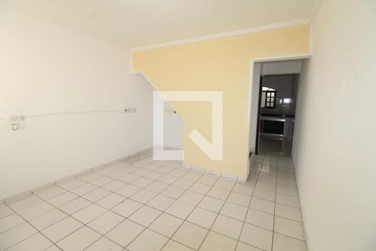Sala de casa para alugar com 2 quartos, 100m² em Lot. Res. Vista Linda, São José dos Campos