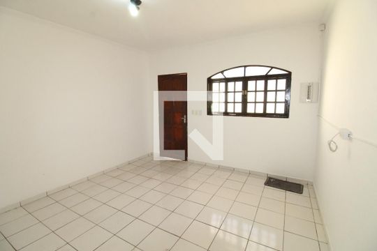 Casa para alugar com 2 quartos, 100m² em Lot. Res. Vista Linda, São José dos Campos