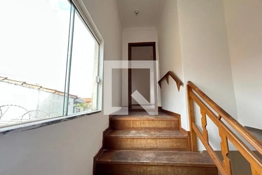 Sala de casa para alugar com 3 quartos, 180m² em Jardim Patricia, Uberlândia