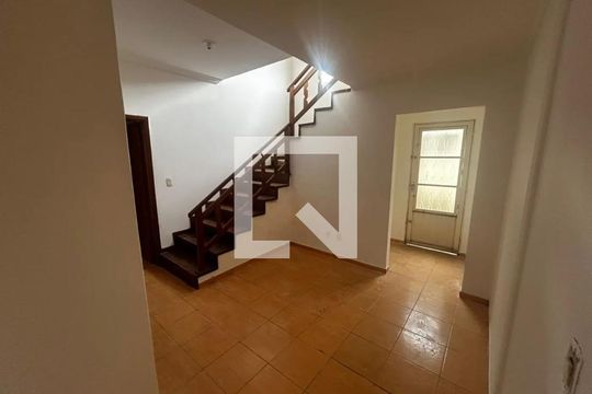 Sala de casa para alugar com 3 quartos, 180m² em Jardim Patricia, Uberlândia