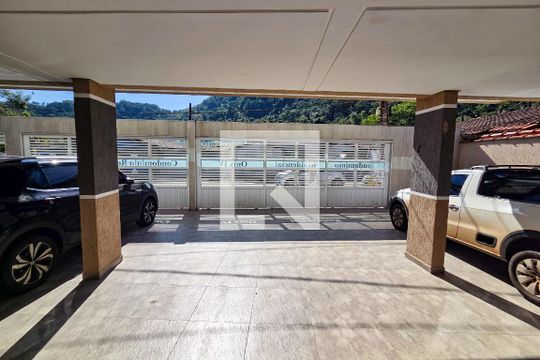 Garagem de casa de condomínio para alugar com 2 quartos, 74m² em Canto do Forte, Praia Grande