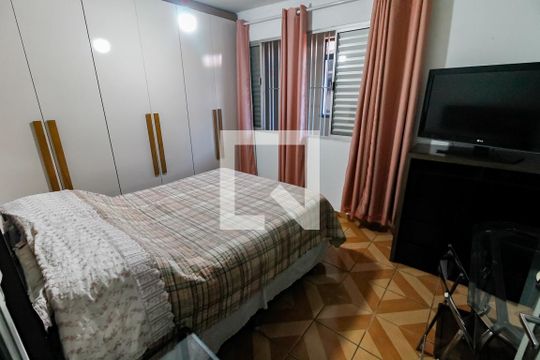 Quarto 1 de casa para alugar com 2 quartos, 199m² em Jardim Samara, São Paulo