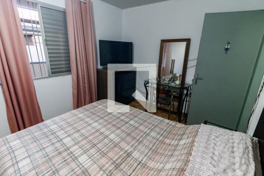Quarto 1 de casa para alugar com 2 quartos, 199m² em Jardim Samara, São Paulo