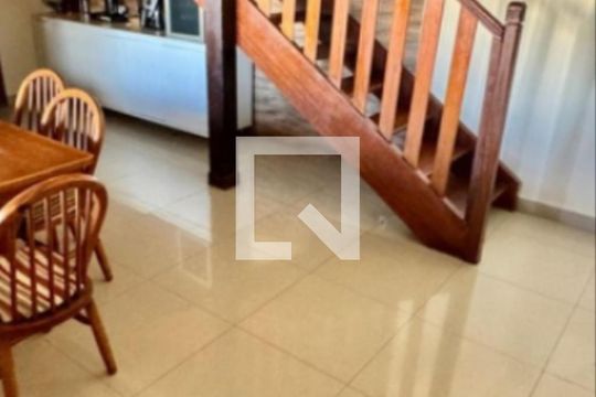 Sala de casa de condomínio à venda com 3 quartos, 240m² em Colônia Agrícola Samambaia, Brasília
