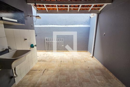 Área de Serviço de casa para alugar com 2 quartos, 80m² em Vila Assuncao, Praia Grande