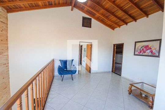 Sala Superior de casa de condomínio para alugar com 3 quartos, 250m² em Caminho Novo, Taubaté