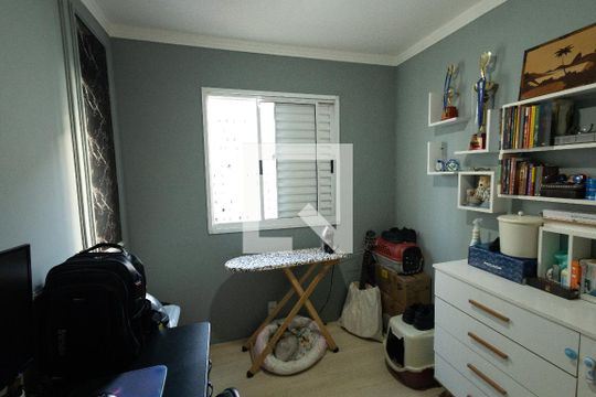 Quarto 1 de apartamento para alugar com 2 quartos, 45m² em Jardim Copacabana, São José dos Campos