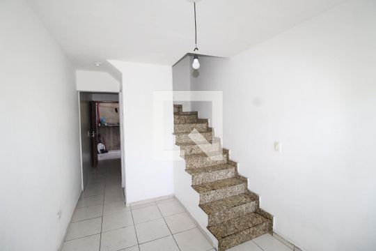 Casa para alugar com 2 quartos, 60m² em Jardim Nossa Senhora do Carmo, São Paulo