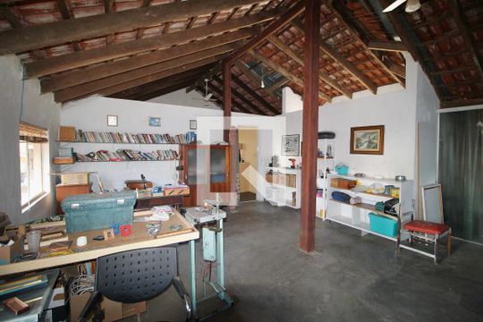 Mezanino de casa à venda com 5 quartos, 300m² em Barreirinha, Curitiba