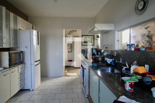 Cozinha de casa à venda com 5 quartos, 300m² em Barreirinha, Curitiba
