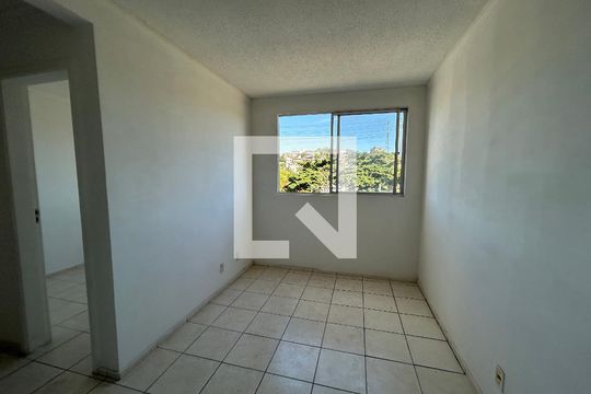 Sala de apartamento para alugar com 2 quartos, 44m² em Honório Gurgel, Rio de Janeiro
