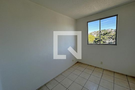 Quarto 1 de apartamento para alugar com 2 quartos, 44m² em Honório Gurgel, Rio de Janeiro
