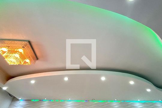 Sala de casa para alugar com 4 quartos, 250m² em Jardim Santa Cecilia, Guarulhos