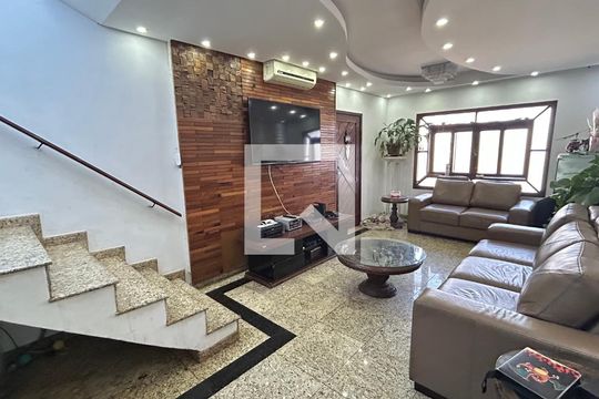 Sala de casa para alugar com 4 quartos, 250m² em Jardim Santa Cecilia, Guarulhos