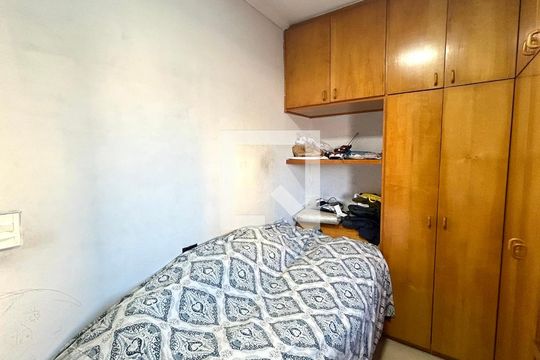 Quarto 1 de casa para alugar com 4 quartos, 250m² em Jardim Santa Cecilia, Guarulhos