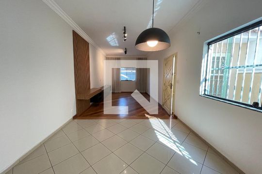 Sala de casa à venda com 3 quartos, 160m² em Jardim Bonfiglioli, São Paulo