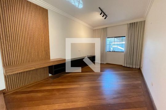Sala de casa à venda com 3 quartos, 160m² em Jardim Bonfiglioli, São Paulo