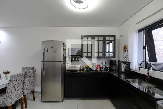Cozinha de casa para alugar com 3 quartos, 188m² em Vila Lavinia, Mogi das Cruzes