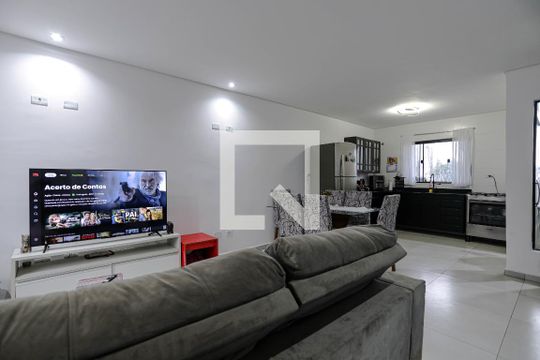 Sala de casa para alugar com 3 quartos, 188m² em Vila Lavinia, Mogi das Cruzes