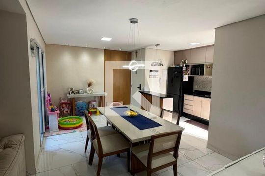 Sala de apartamento à venda com 2 quartos, 72m² em Cidade Luíza, Jundiaí