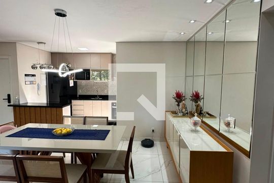 Sala de apartamento à venda com 2 quartos, 72m² em Cidade Luíza, Jundiaí