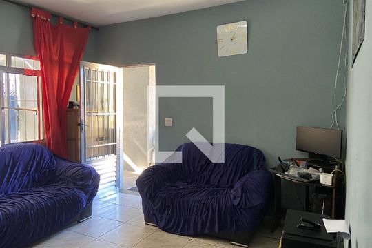 Sala de casa à venda com 5 quartos, 300m² em Veloso, Osasco