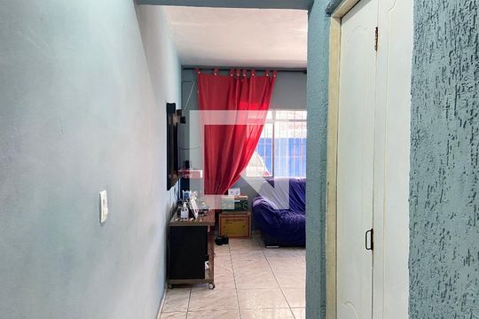 Sala de casa à venda com 5 quartos, 300m² em Veloso, Osasco