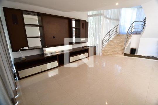 Sala de casa de condomínio para alugar com 4 quartos, 472m² em Parque Imperador, Campinas