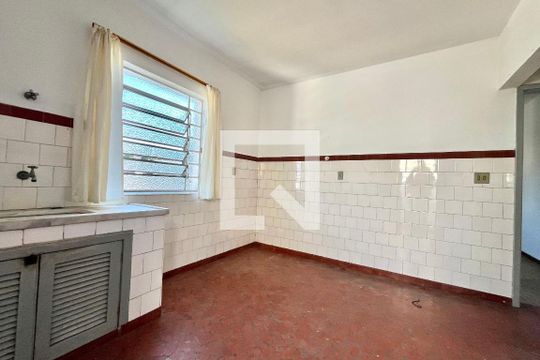 Cozinha de casa à venda com 2 quartos, 300m² em Cidade Domitila, São Paulo