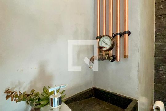 Lavabo de apartamento para alugar com 2 quartos, 120m² em Paraíso, São Paulo