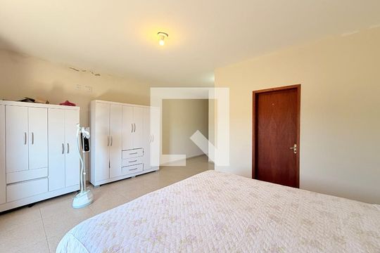 Suíte 1 de casa à venda com 5 quartos, 403m² em Serra dos Cristais, Várzea Paulista