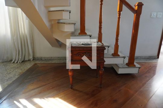 Casa à venda com 3 quartos, 156m² em Jardim Nossa Senhora do Carmo, São Paulo