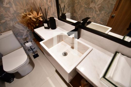 Lavabo de apartamento à venda com 3 quartos, 170m² em Cambuí, Campinas