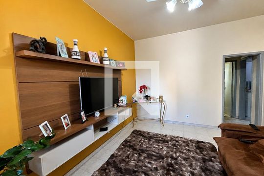 Sala de casa para alugar com 2 quartos, 500m² em Pilares, Rio de Janeiro
