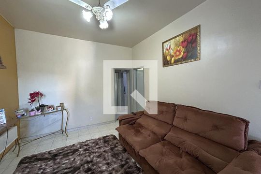 Sala de casa para alugar com 2 quartos, 500m² em Pilares, Rio de Janeiro
