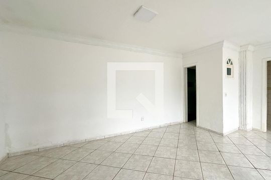 Sala de casa para alugar com 3 quartos, 200m² em Barreiros, São José