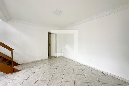 Sala de casa para alugar com 3 quartos, 200m² em Barreiros, São José