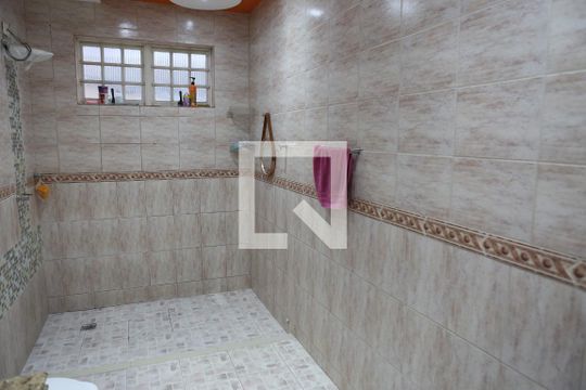 Suite Quarto 1 de casa para alugar com 3 quartos, 320m² em Bonsucesso, Contagem