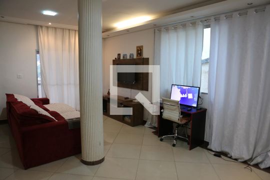 Sala 1 de casa para alugar com 3 quartos, 320m² em Bonsucesso, Contagem