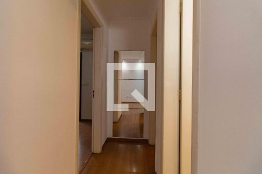 Corredor de apartamento à venda com 2 quartos, 70m² em Vila Monumento, São Paulo