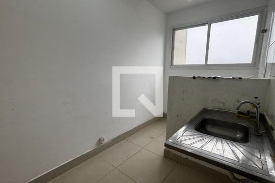 Cozinha de apartamento para alugar com 2 quartos, 47m² em Vila Guaraciaba, Santo André