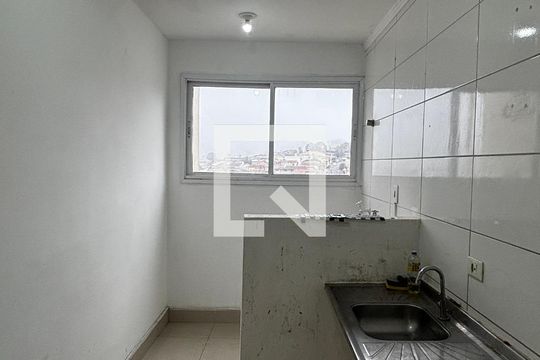 Cozinha de apartamento para alugar com 2 quartos, 47m² em Vila Guaraciaba, Santo André