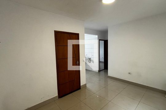 Sala de apartamento para alugar com 2 quartos, 47m² em Vila Guaraciaba, Santo André