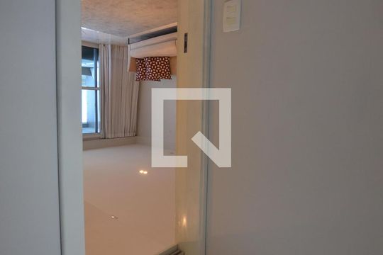 Lavabo de apartamento à venda com 3 quartos, 249m² em Vila Valqueire, Rio de Janeiro