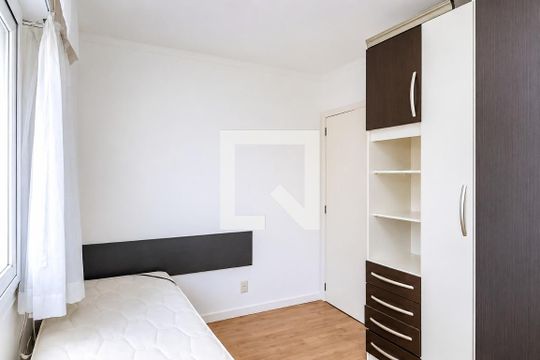 Quarto 1 de apartamento para alugar com 2 quartos, 80m² em Petrópolis, Porto Alegre
