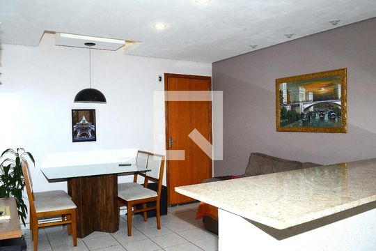 Sala de apartamento à venda com 2 quartos, 51m² em Pousada Santo Antonio, Belo Horizonte