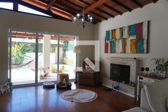 Sala de Estar de casa de condomínio à venda com 4 quartos, 313m² em Morada das Flores (aldeia da Serra), Barueri