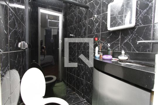 Banheiro de kitnet/studio à venda com 1 quarto, 47m² em Barro Preto, Belo Horizonte