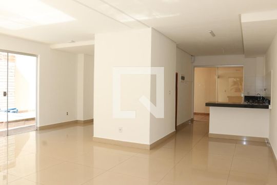 Casa à venda com 3 quartos, 105m² em Parque Amazonia, Goiânia
