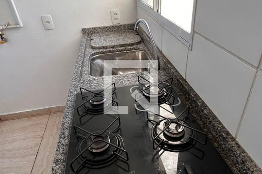 Cozinha de apartamento para alugar com 2 quartos, 40m² em Santa Cruz, Rio de Janeiro